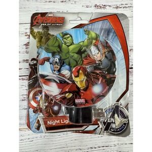 Avengers Night Light - New‎ in Box W/Cable Hook Ups and Clip On